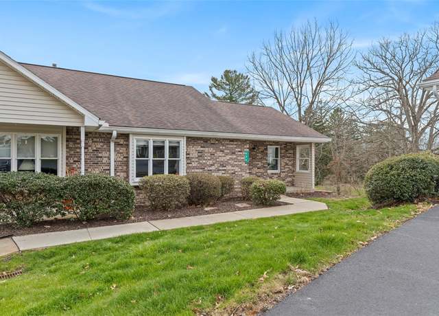 Property at 606 Holly Ct, Saxonburg Boro, PA 16056, 2 beds, 2 baths