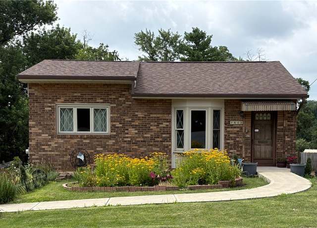 Property at 2608 Old Elizabeth Rd, West Mifflin, PA 15122, 2 beds, 1 bath