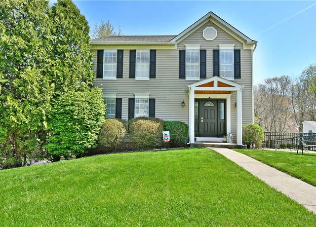 Property at 290 Shady Glen Dr, Moon/crescent Twp, PA 15108, 3 beds, 1.5 baths