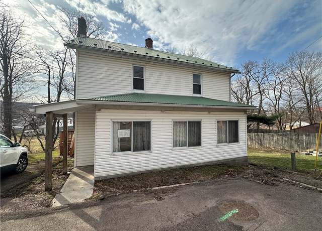 Property at 134 Lincoln Ave, Meyersdale Boro, PA 15552, 3 beds, 1 bath