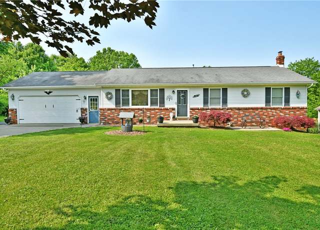 Property at 3062 Longview Rd, Hermitage, PA 16148, 3 beds, 2 baths