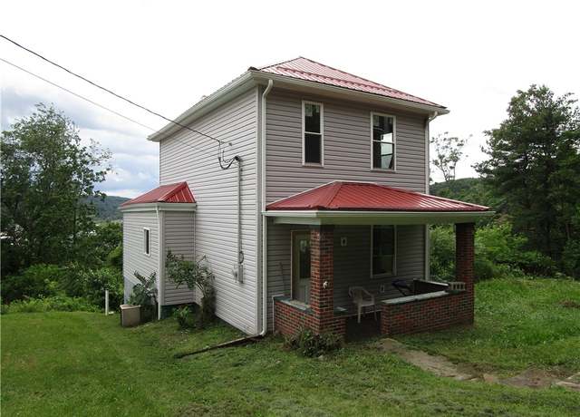 Property at 410 Penn Ave, Twp Of But Sw, PA 16045, 3 beds, 2.5 baths