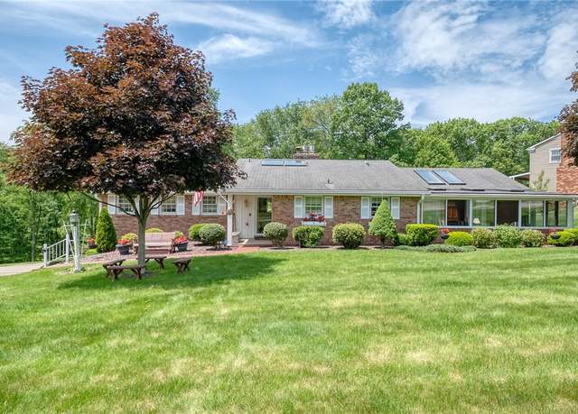 Property at 117 Glenfield Dr, Brighton Twp, PA 15009, 4 beds, 3.5 baths
