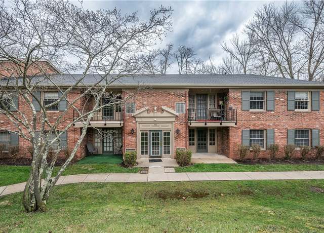 Property at 960 Chatham Park Dr Unit E, Scott Twp - Sal, PA 15216, 2 beds, 1 bath