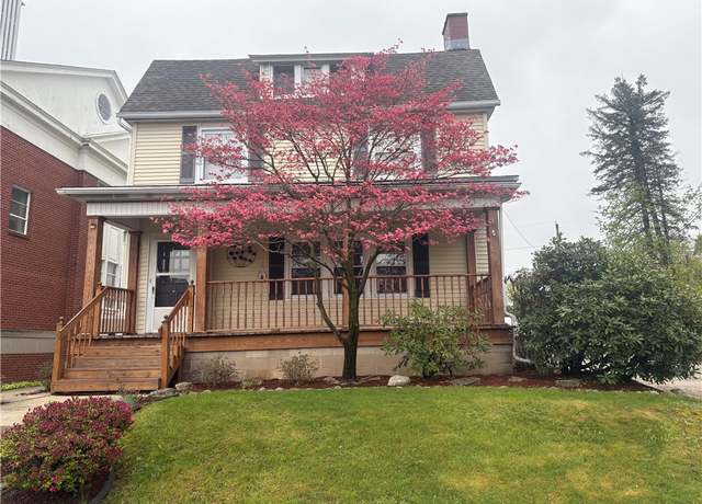 Property at 203 Spruce Ave, Sharon, PA 16146, 3 beds, 1.5 baths