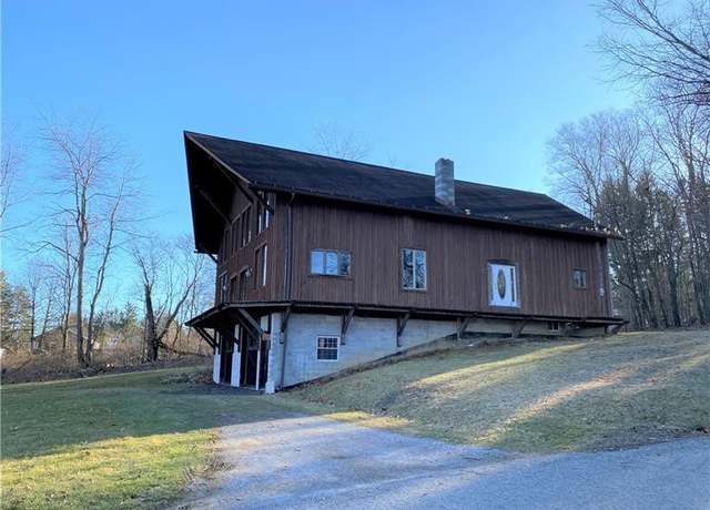 Property at 461 Grove St, Hermitage, PA 16148, 1 bed, 2 baths