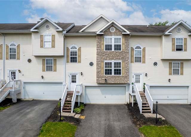 Property at 206 Mountain Dr, Carnegie, PA 15106, 3 beds, 2.5 baths