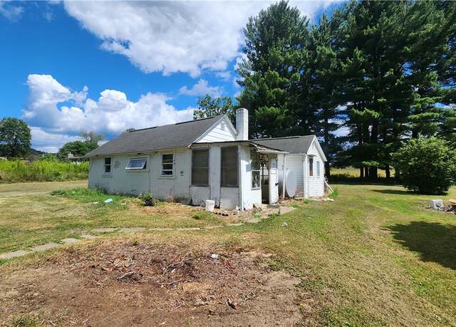 Property at 149 Florida Ave, Kiskiminetas Twp, PA 15613, 2 beds, 1 bath