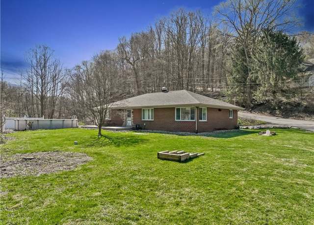 Property at 2500 Lincoln Way, White Oak, PA 15131, 3 beds, 2 baths