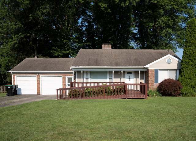 Property at 91 N Crescent Dr, Hermitage, PA 16148, 2 beds, 2 baths