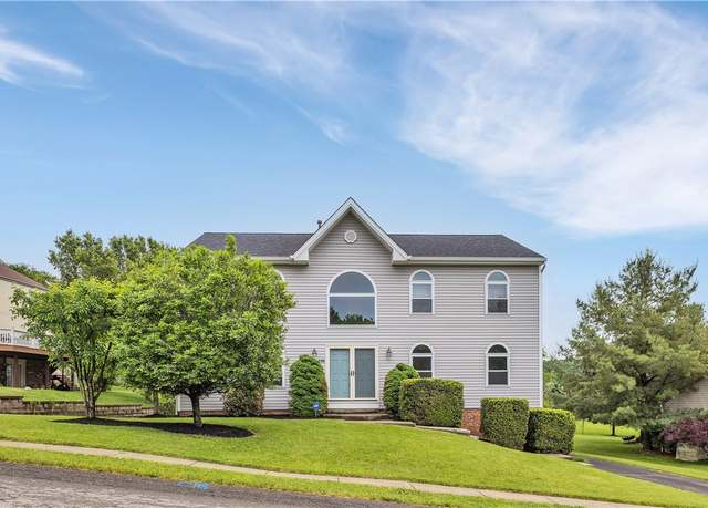 Property at 110 Jessica Dr, Cranberry Twp, PA 16066, 4 beds, 3.5 baths