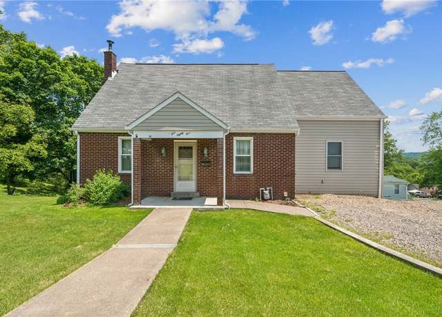 Property at 585 Dugan Way, New Kensington, PA 15068, 4 beds, 2 baths