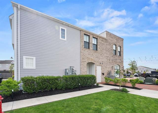 Property at 303 Tillary Ln #201, Cranberry Twp, PA 16066, 2 beds, 2 baths