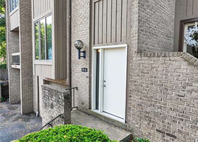 Property at 512 Dogwood Ct, Ross Twp, PA 15237, 2 beds, 1.5 baths