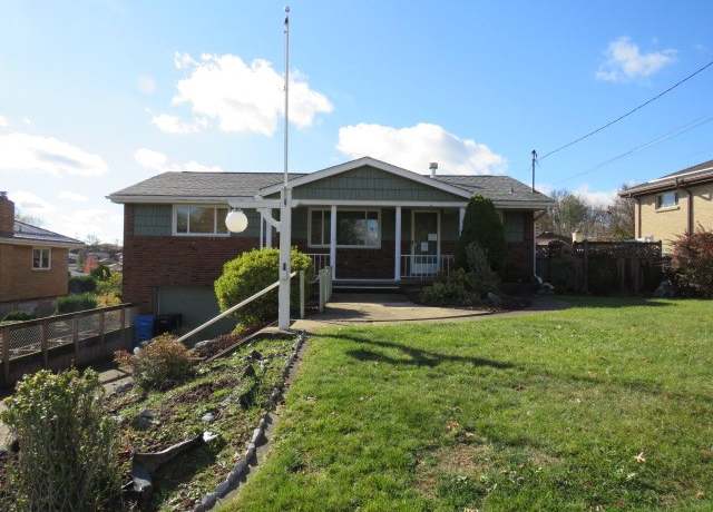 Property at 117 High St, Elizabeth, PA 15037, 2 beds, 2.5 baths