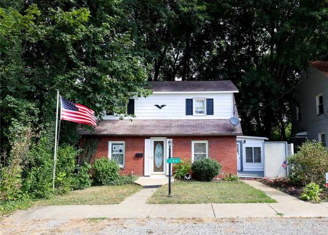 Property at 104 Pittsburgh Cir, Ellwood City - Law, PA 16117, 3 beds, 1.5 baths