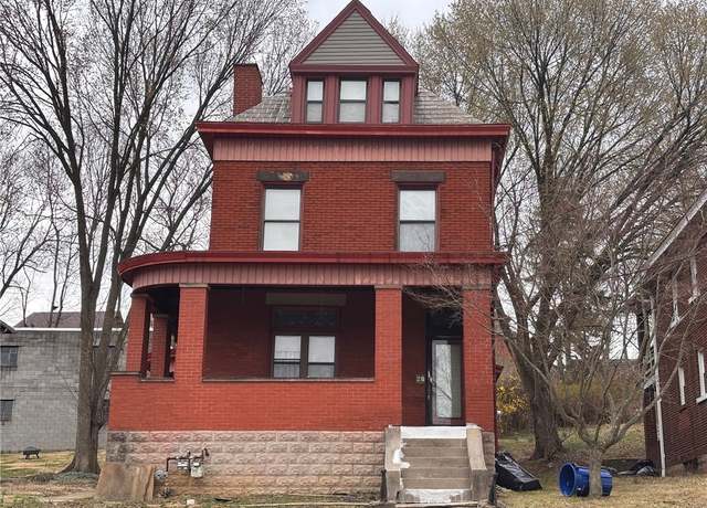 Property at 26 Carrick Ave, Carrick, PA 15210, 4 beds, 2 baths