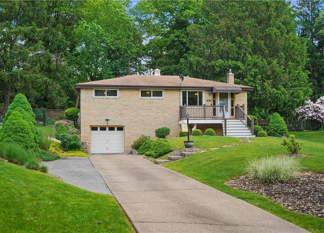 Property at 441 Wyndhurst Dr, Moon/crescent Twp, PA 15108, 3 beds, 2 baths