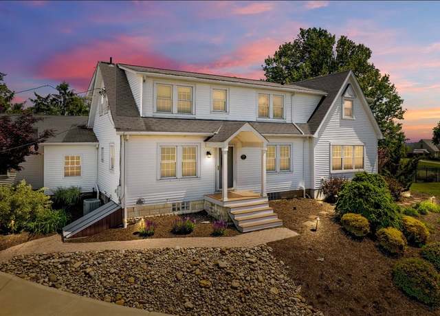 Property at 1299 Oakridge Rd, South Fayette, PA 15057, 4 beds, 3.5 baths