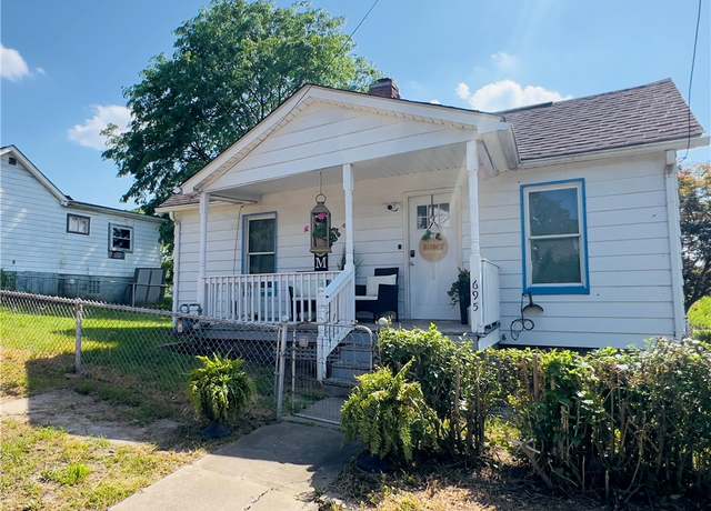 Property at 695 Penn Ave, City Of Washington, PA 15301, 1 bed, 1.5 baths