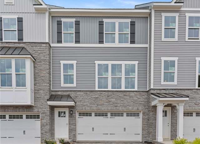 Property at 113 Ironwood St, Zelienople Boro, PA 16063, 3 beds, 2.5 baths