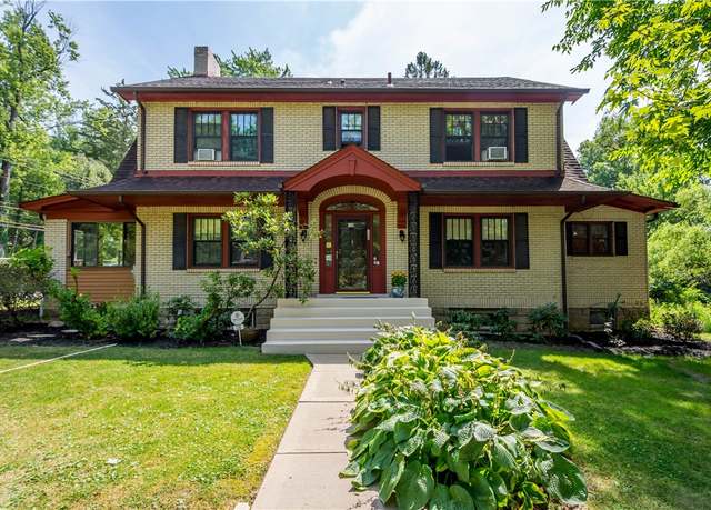 Property at 136 Brookside Blvd, Upper St. Clair, PA 15241, 4 beds, 3 baths