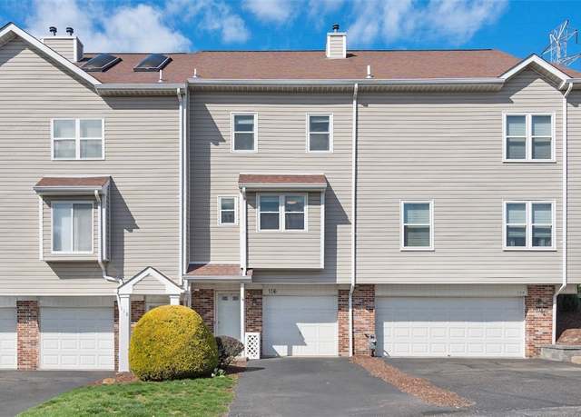 Property at 116 Old Village Ln, Bethel Park, PA 15102, 2 beds, 1.5 baths