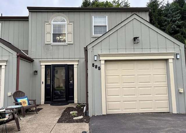 Property at 585 Brandywine Dr, Cranberry Twp, PA 16066, 2 beds, 2.5 baths