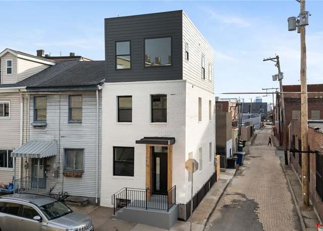 Property at 190 42nd St, Lawrenceville, PA 15201, 3 beds, 2.5 baths