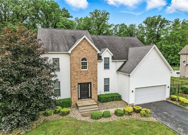 Property at 1603 Lori Ln, Hermitage, PA 16148, 4 beds, 2.5 baths