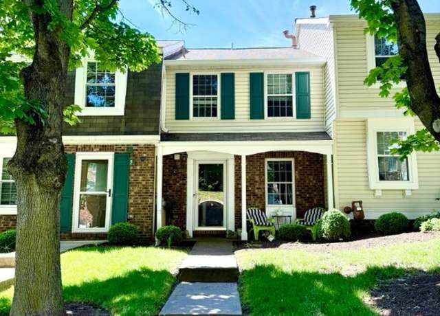 Property at 103 Saxonwald Ln, Castle Shannon, PA 15234, 2 beds, 1.5 baths