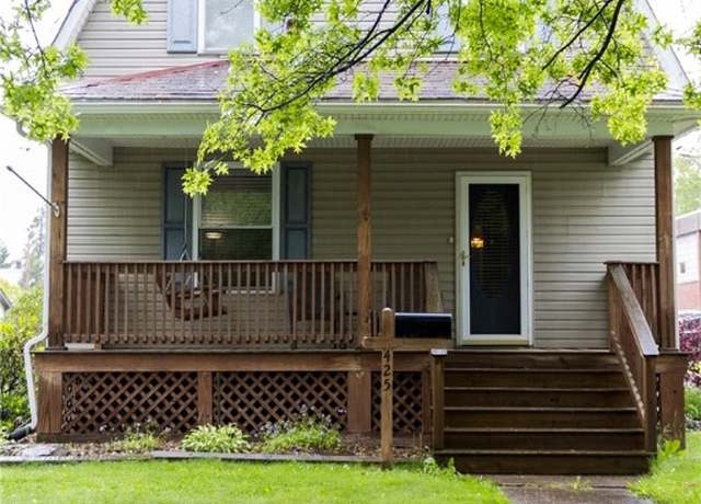 Property at 425 Bessemer Ave, Grove City Boro, PA 16127, 4 beds, 3 baths