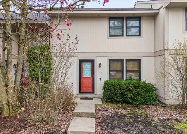 Property at 427 Lark Tree Cir, South Fayette, PA 15017, 3 beds, 1.5 baths