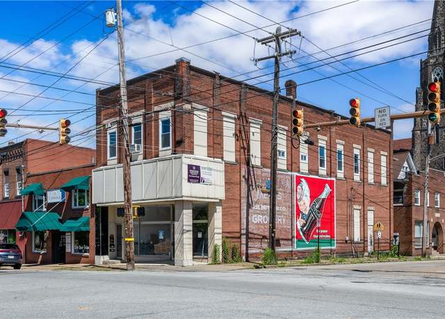 Property at 140 E Jefferson St, City Of But Se, PA 16001, 2 beds, 2.5 baths