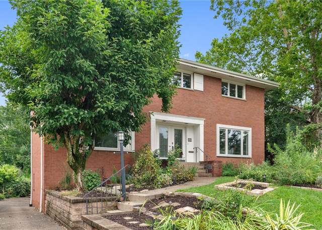 Property at 133 Hartwood Dr, Point Breeze, PA 15208, 4 beds, 3.5 baths