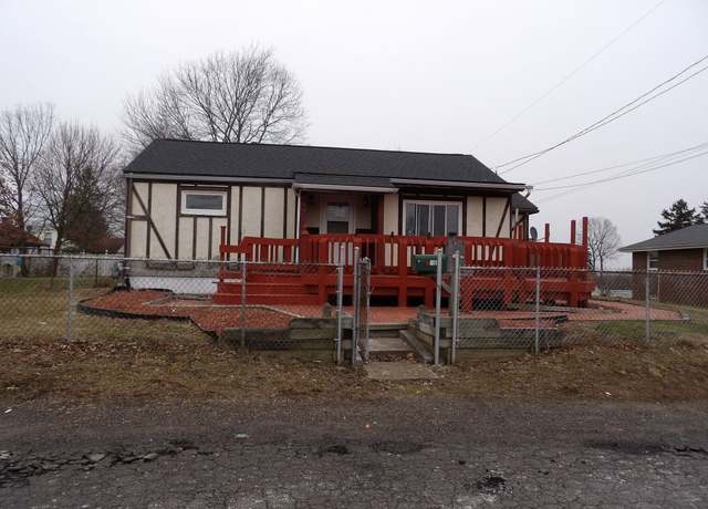 Property at 812 18th Ave, Beaver Falls, PA 15010, 2 beds, 1 bath
