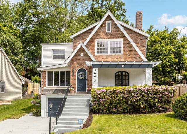 Property at 709 Delaware Ave, Oakmont, PA 15139, 3 beds, 2.5 baths