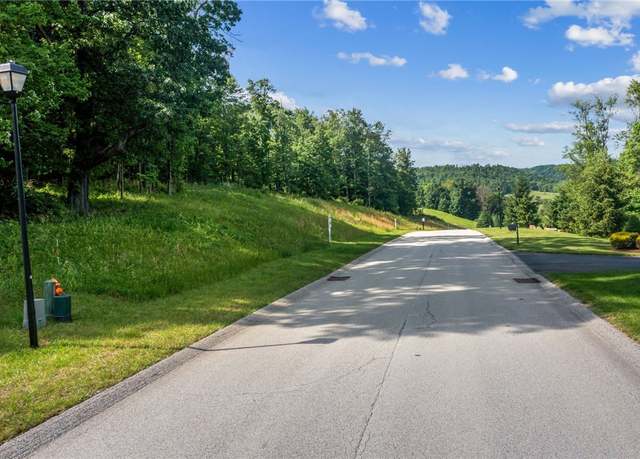 Property at 3036 Ravenwood Dr, Hempfield Twp - Wml, PA 15601