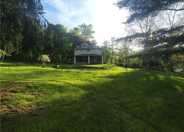 Property at 305 Ewing Rd, Moon/crescent Twp, PA 15108, 4 beds, 1.5 baths