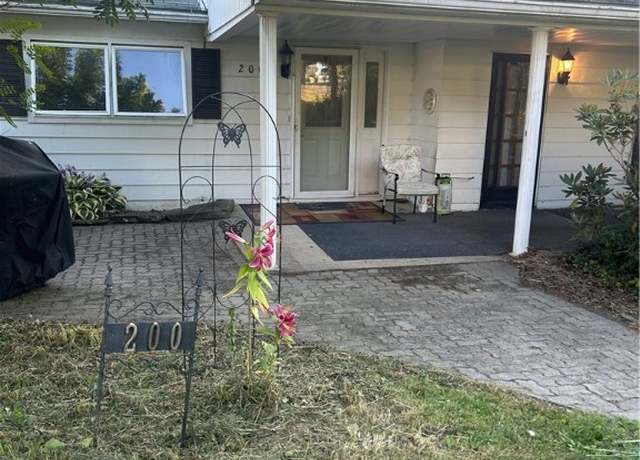 Property at 200 Church St, Clintonville, PA 16372, 3 beds, 1 bath