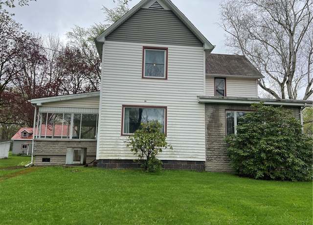 Property at 4553 Marr Rd, Pulaski Twp - Law, PA 16143, 5 beds, 1.5 baths