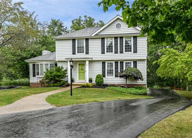 Property at 129 Copperwood Dr, Bethel Park, PA 15102, 3 beds, 2.5 baths