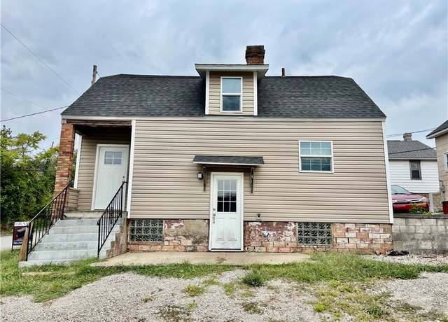 Property at 4 Euclid Ave, Uniontown, PA 15401, 3 beds, 1 bath