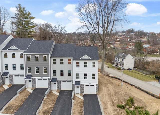 Property at 112 Bella Vista Dr, Baldwin Boro, PA 15236, 3 beds, 2.5 baths