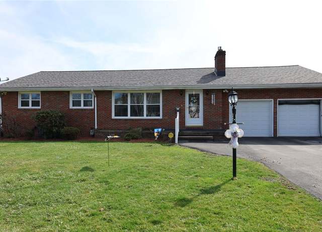 Property at 25 W Elizabeth St, Neshannock Twp, PA 16105, 3 beds, 2 baths