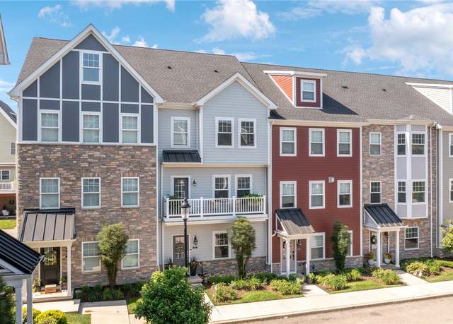 Property at 212 Park Pl, Oakmont, PA 15139, 3 beds, 3 baths