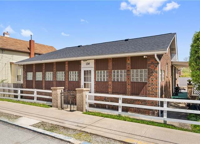 Property at 134 Modisette Ave, Donora, PA 15033, 3 beds, 2.5 baths