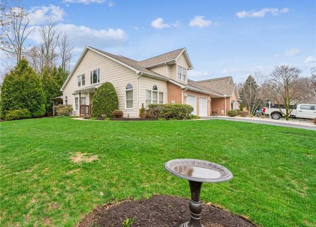 Property at 40 Lakeridge Dr, Hempfield Twp - Wml, PA 15601, 3 beds, 2.5 baths