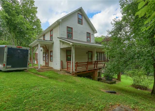 Property at 405 Cornetti Rd, Clearfield Twp, PA 16034, 3 beds, 2.5 baths