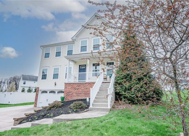 Property at 605 Skyline Ct, Irwin, PA 15642, 4 beds, 3.5 baths